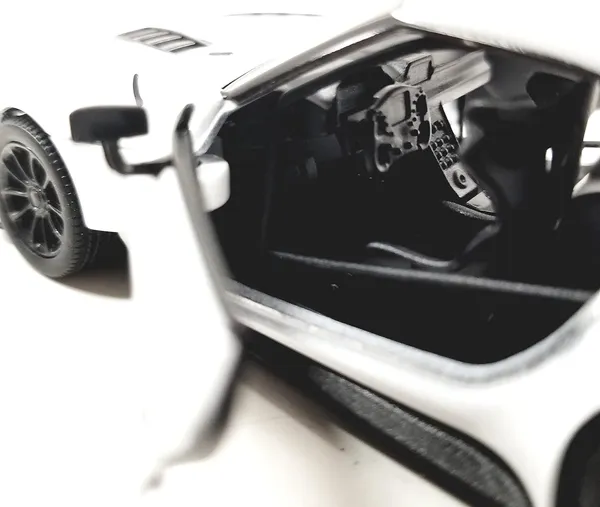 Kinsmart_White_Toyota_Gr_Supra_Racing_Concept_Metal_1:36_Diecast_Model_Car_For