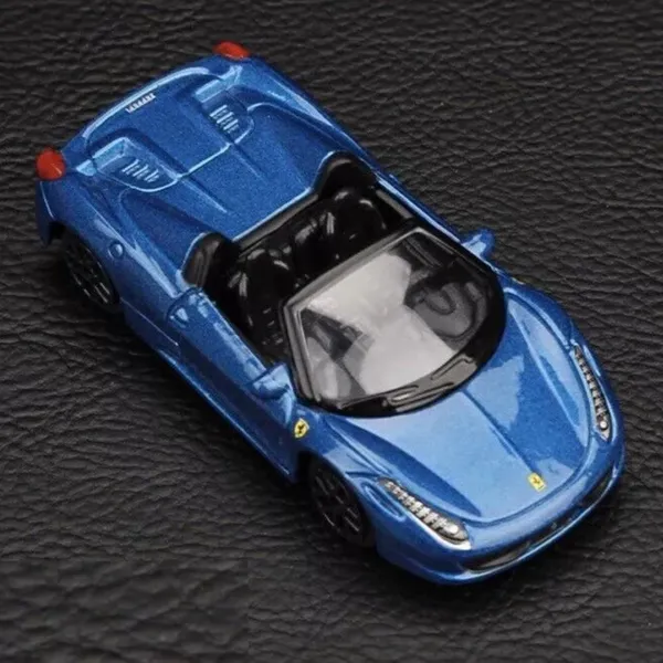Bburago_1:64_Scale_Ferrari_458_Spider_Diecast_Metal_Model_Car_�_Premium_Race_Collection