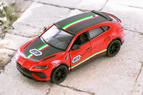 Kinsmart_Red_Lamborghini_Urus_Perfomante_Metal_1:40_Diecast_Model_Car_For