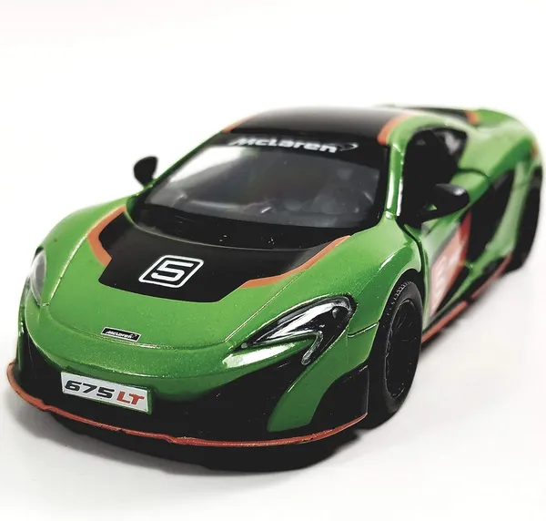 Kinsmart_Green_Mclaren_675Lt_Exclusive_Edition_Metal_1:36_Diecast_Model_Car_For