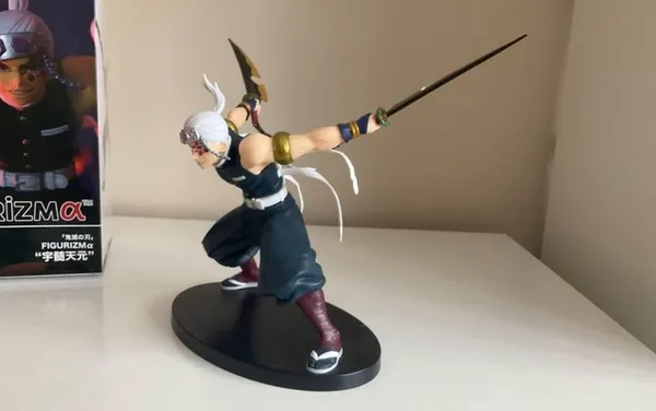Demon_Slayer_Tengen_Uzui_Action_Figure_-_The_Sound_Hashira_18cm_Collectible_Figurine_for_Weebs
