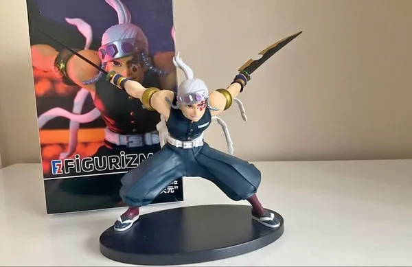 Demon_Slayer_Tengen_Uzui_Action_Figure_-_The_Sound_Hashira_18cm_Collectible_Figurine_for_Weebs