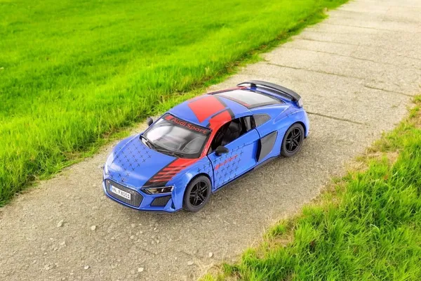 Kinsmart_Blue_2020_Audi_R8_Coupe_Livery_Edition_Metal_1:36_Diecast_Model_Car_For