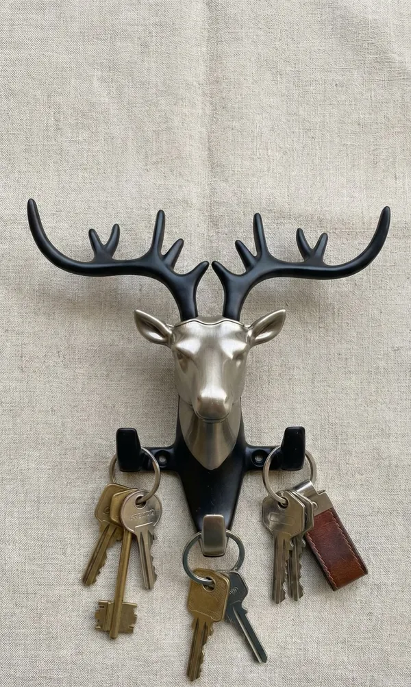 Deer_Head_Wall_Hook_&_Key_Holder_-_Silver_&_Black