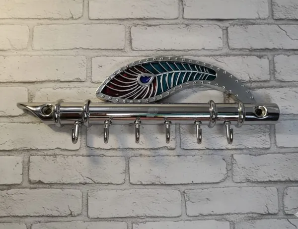 Silver_Finish_Metal_Flute_&_Peacock_Feather_Key_Holder