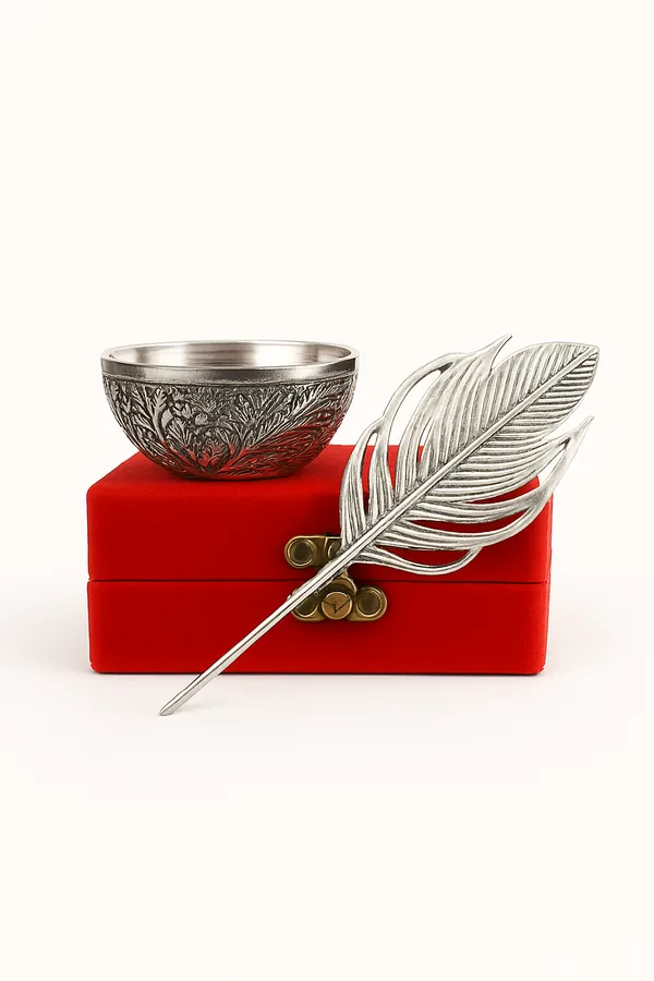 Vasu_Creation_German_Silver_Kumkum_Pooja,_Thali,_Mandir,_Home,_Temple,_Gifting