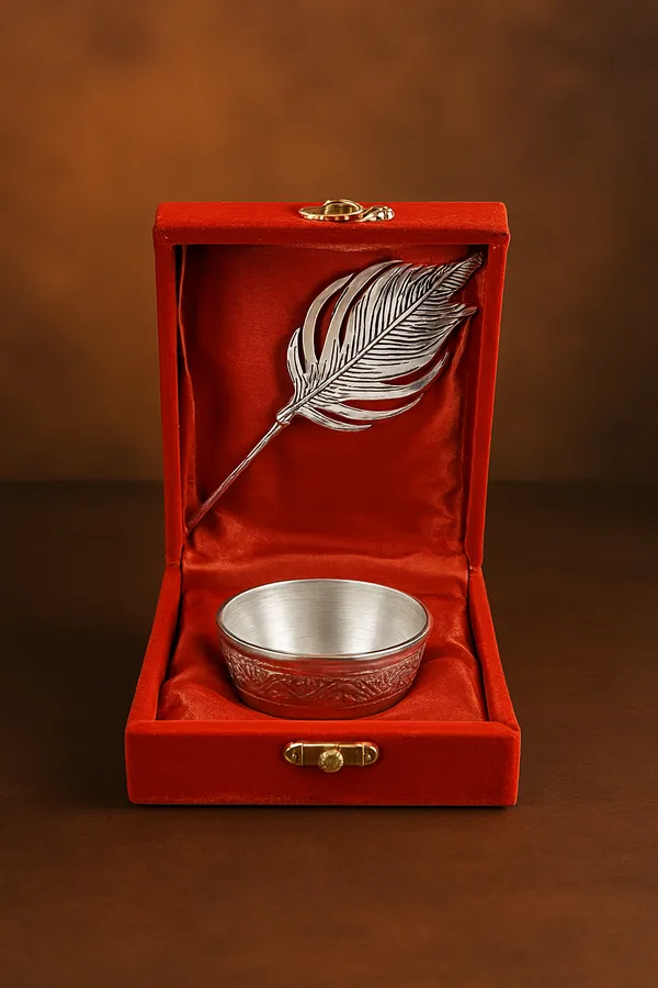 Vasu_Creation_German_Silver_Kumkum_Pooja,_Thali,_Mandir,_Home,_Temple,_Gifting