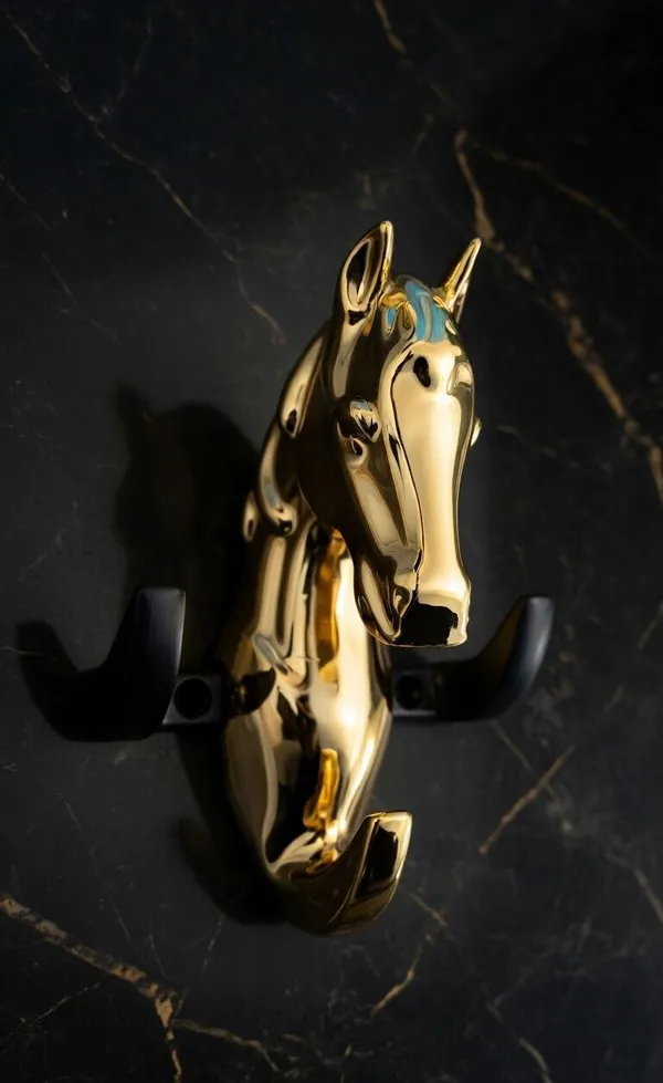 Vasu_Creation_Luxurious_Steed_Wall_Organizer