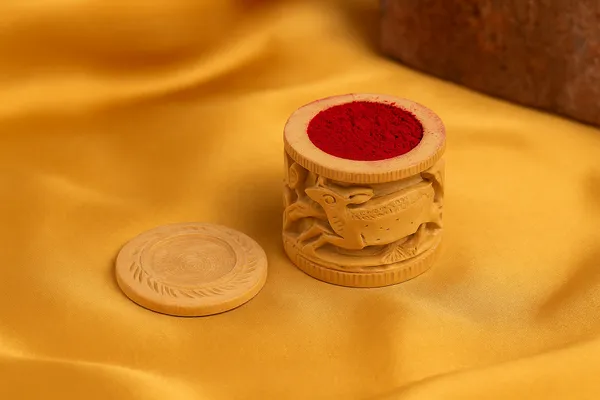 Handicrafts_Wooden_Handmade_Oval_Shaped_Sindoor_Dani_|_7L_x_7W_x_7H_Centimeters