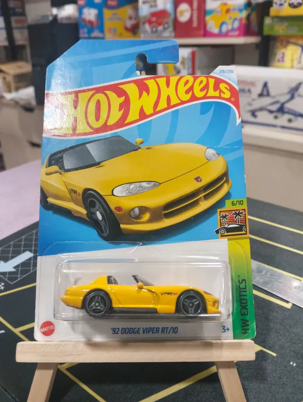 Hot_Wheels_1:64_Scale_92_DODGE_VIPER_RT/10_HW_EXOTICS_6/10_YELLOW_218/250