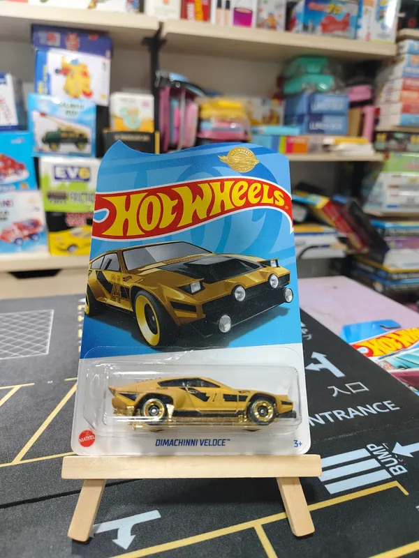 Hot_Wheels_1:64_Scale_DIMACHINNI_VELOCE_GOLDEN_PROMOTIONAL_SERIES