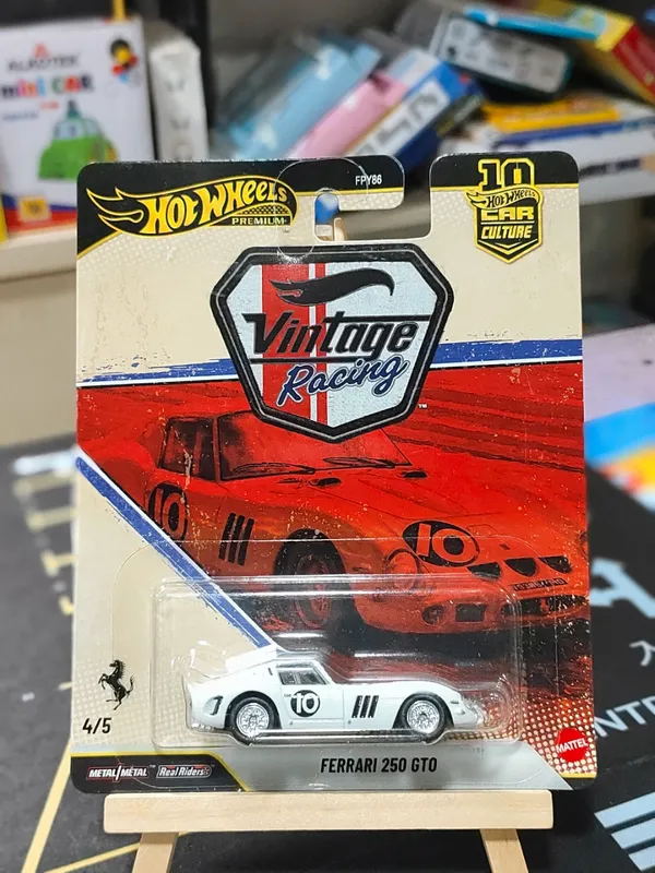 Hotwheels_Premium_1:64_Scale_FERRARI_250_GTO_CAR_CULTURE_2026_VINTAGE_RACING_4/5_JKF25_WHITE_(IMPORTED)