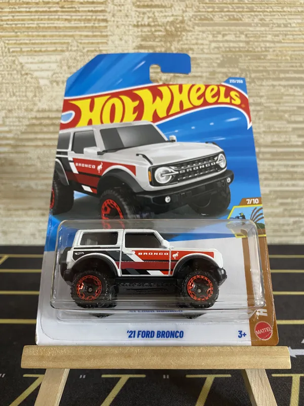 Hot_Wheels_1:64_Scale_21_FORD_BRONCO_HW_DIRT_7/10_WHITE_213/250