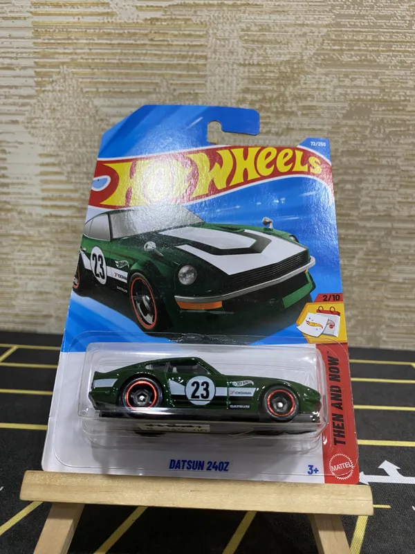 Hot_Wheels_1:64_Scale_DATSUN_240Z_THEN_AND_NOW_2/10_GREEN_72/250
