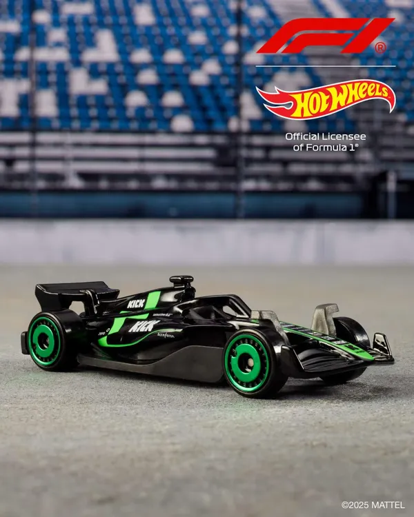 Hot_Wheels_1:64_Scale_FORMULA_1_Pack_of_5_(MCLAREN,_BWT_ALPINE_,_VISA_REDBULL,_KICK_SAUBER,_MONEYGRAM_HAAS)