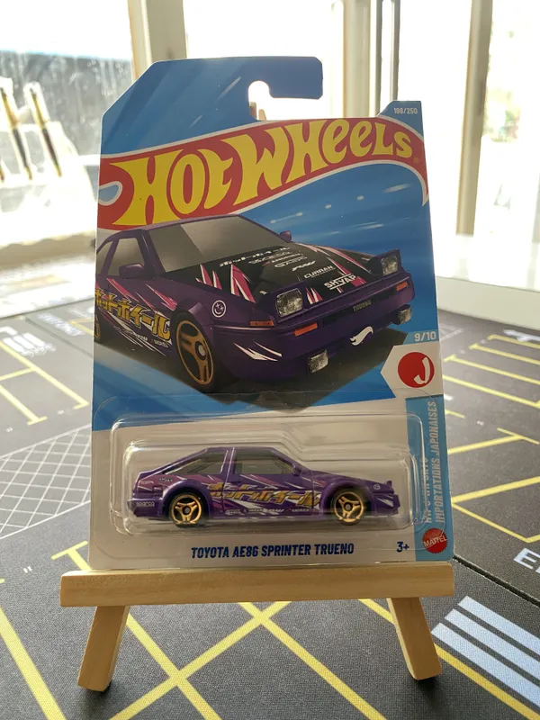 Hot_wheels_1:64_SCALE_TOYOTA_AE86_SPRINTER_TRUENO_HW_J_IMPORTS_9/10_PURPLE_198/250