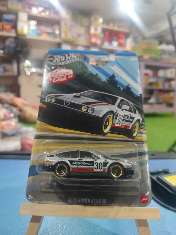 Hot_Wheels_1:64_Scale_SILVER_SERIES_VINTAGE_CLUB_1968_ALFA_ROMEO_GTV630_3/5_JKY30_MIX_2