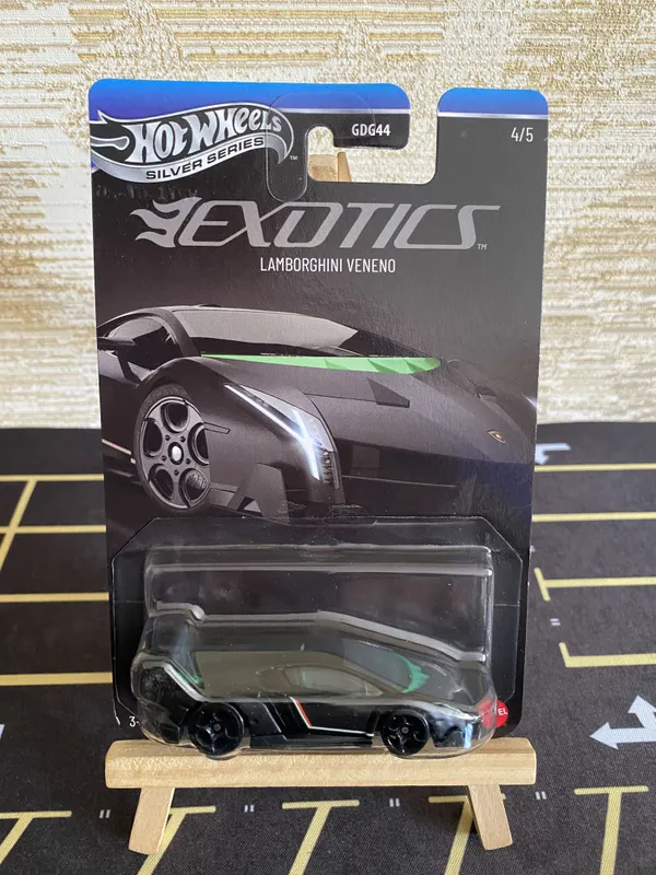 Hot_Wheels_1:64_Scale_SILVER_SERIES_EXOTICS_LAMBORGHINI_VENENO_4/5_BLACK_JKX79