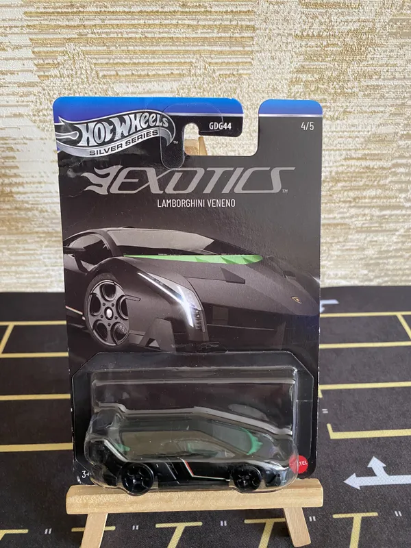 Hot_Wheels_1:64_Scale_SILVER_SERIES_EXOTICS_LAMBORGHINI_VENENO_4/5_BLACK_JKX79