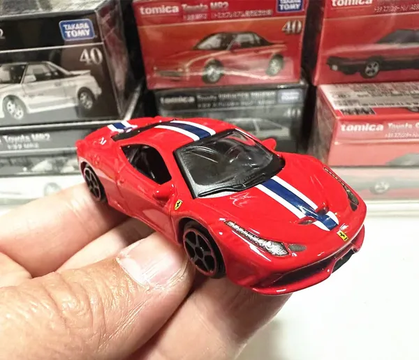 Bburago_1:64_Scale_Die-Cast_Car_Ferrari_458_SPECIALE_RED