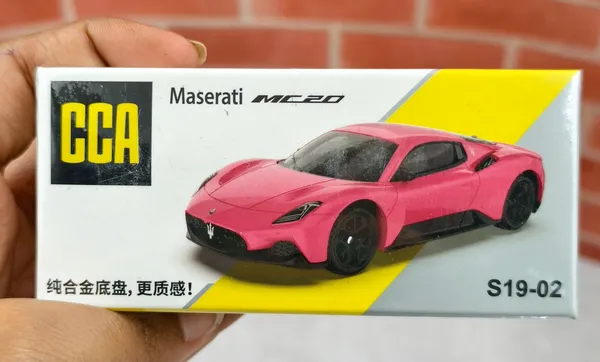 CCA_1_:_61_SCALE_MASERATI_MC20_Diecast_Metal_Model_Car_RED