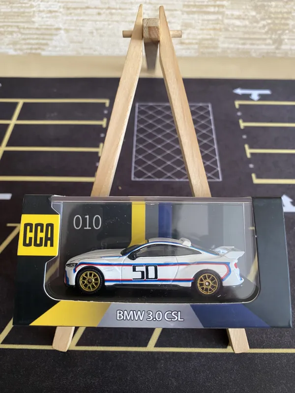 CCA_1_:_64_SCALE_BMW_3.0_CSL_ACRYLIC_DISPLAY_BOX_WHITE