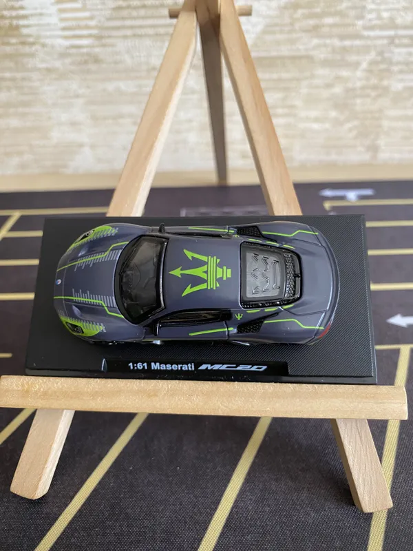 CCA_1_:_64_SCALE_MASERATI_MC20_ACRYLIC_DISPLAY_BOX_GRAY