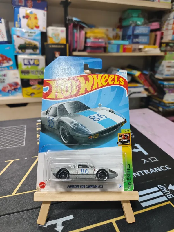 Hot_Wheels_1:64_Scale_PORSCHE_904_CARRERA_GTS_HW_EXOTICS_1/10_SILVER_158/250