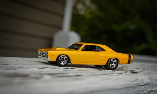 Hot_Wheels_1:64_Scale_69_DODGE_CORONET_SUPERBEE_Muscle_Mania__5/10_208/250