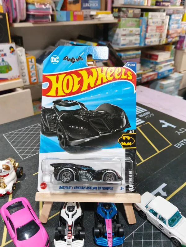Hot_Wheels_1:64_Scale_BATMAN_:_ARKHAM_ASYLUM_BATMOBILE_Batman__2/5_BLACK_54/250_LIMITED_EDITION