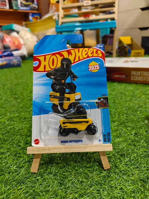 Hot_Wheels_1:64_Scale_HONDA_MOTOCOMPA_MOTO_MOTOS_3/5_YELLOW_181/250