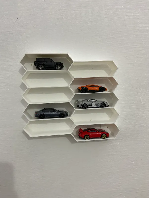 Honey_COMB_Shelf_for_10_1:64_Scale_Cars