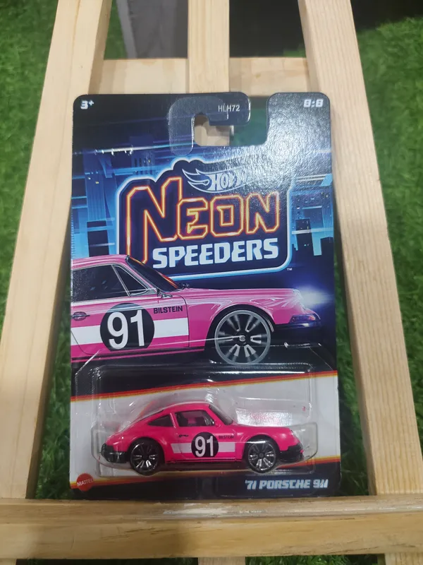 HotWheels_1:64_SILVER_SERIES_NEON_SPEEDERS_71_PORSCHE_911_PINK_8/8_JKY00_CHASE_CAR