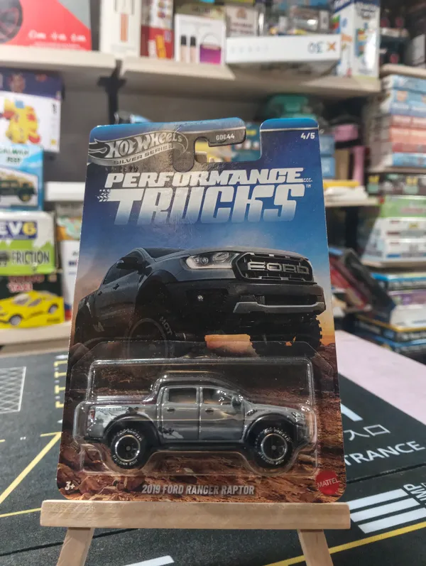 HotWheels_1:64_SILVER_SERIES_PERFORMANCE_TRUCKS_2019_FORD_RANGER_RAPTOR_JKX74_GRAY_4/5