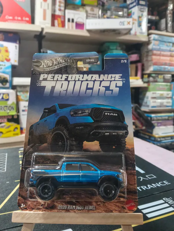 HotWheels_1:64_SILVER_SERIES_PERFORMANCE_TRUCKS_2020_RAM_1500_REBEL_JKX72_BLUE_2/5