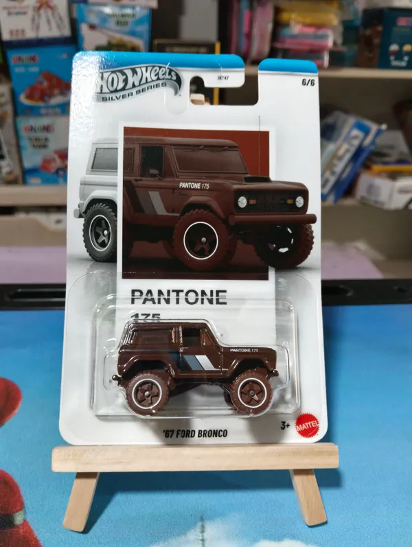 HotWheels_1:64_Scale_SILVER_SERIES_PANTONE_175_67_FORD_BRONCO_JKY65_6/6_CHASE