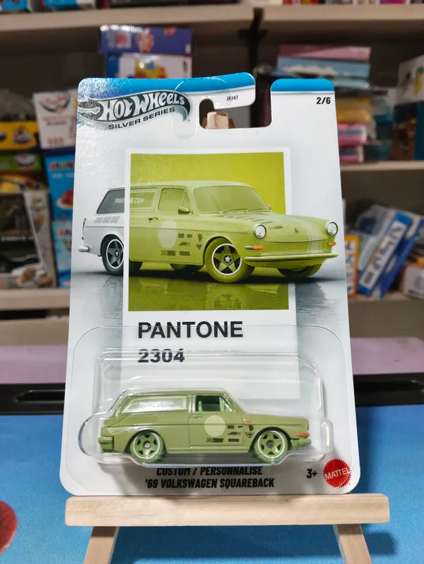 HotWheels_1:64_Scale_SILVER_SERIES_PANTONE_2304_CUSTOM_69_VOLKSWAGEN_SQUAREBACK_JKY60_2/6