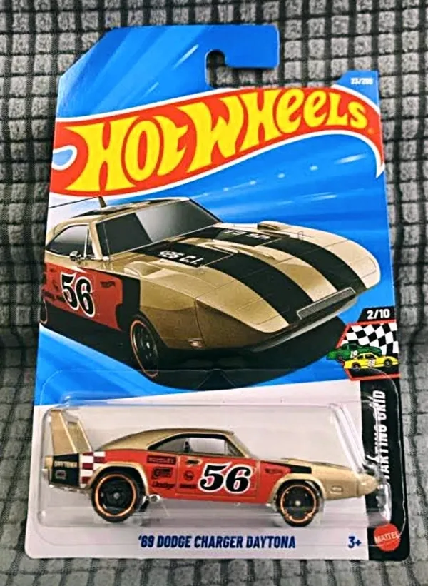 Hot_Wheels_1:64_69_DODGE_CHARGER_DAYTONA_HW_STARTING_GRID_2/10_GOLDEN__23/250