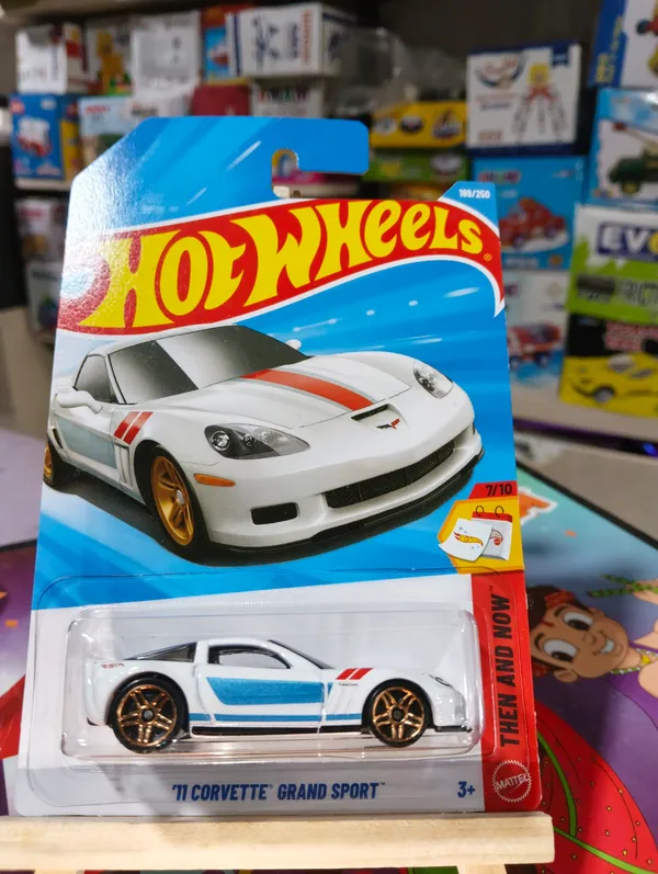 Hot_Wheels_1:64_Scale_11_CORVETTE_GRAND_SPORT_THEN_AND_NOW_7/10_WHITE_189/250