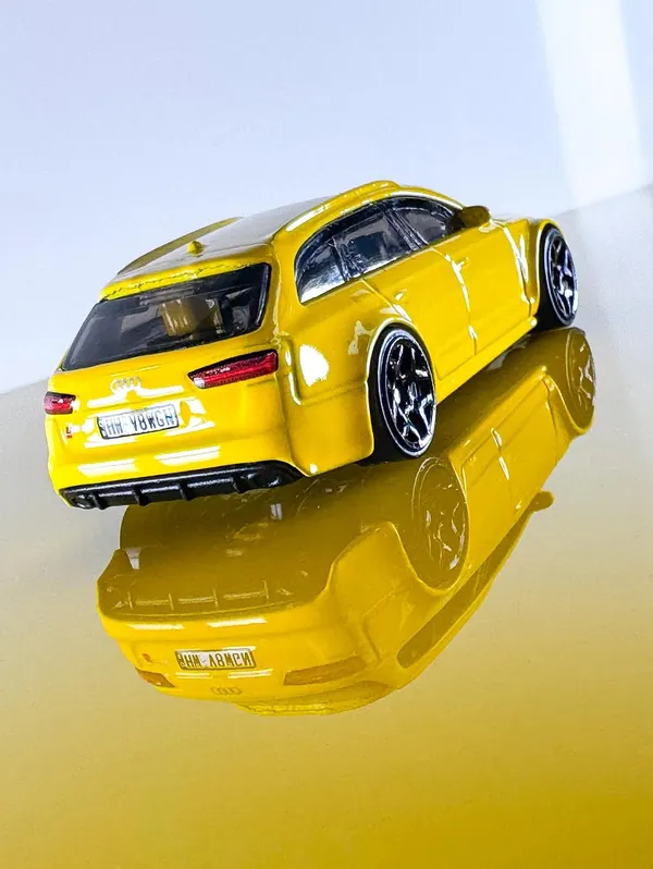 Hot_Wheels_1:64_Scale_17_AUDI_RS_6_AVANT_HW_EURO_2/10_YELLOW_66/250