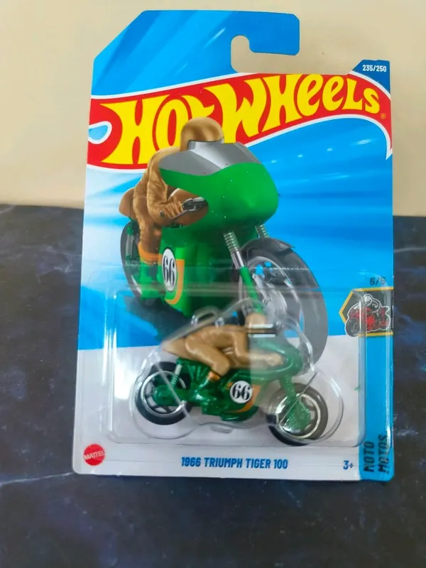 Hot_Wheels_1:64_Scale_1966_TRIUMPH_TIGER_100_MOTO_MOTOS_5/5_GREEN_235/250_(TRASURE_HUNT)