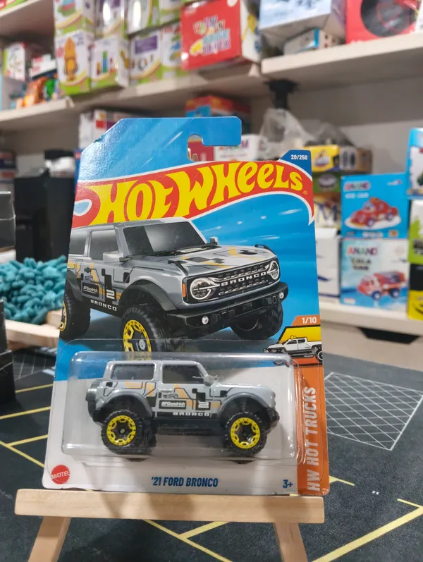 Hot_Wheels_1:64_Scale_21_FORD_BRONCO_HW_HOT_TRUCKS_1/10_GRAY_20/250_(FREE_PROTECTOR)