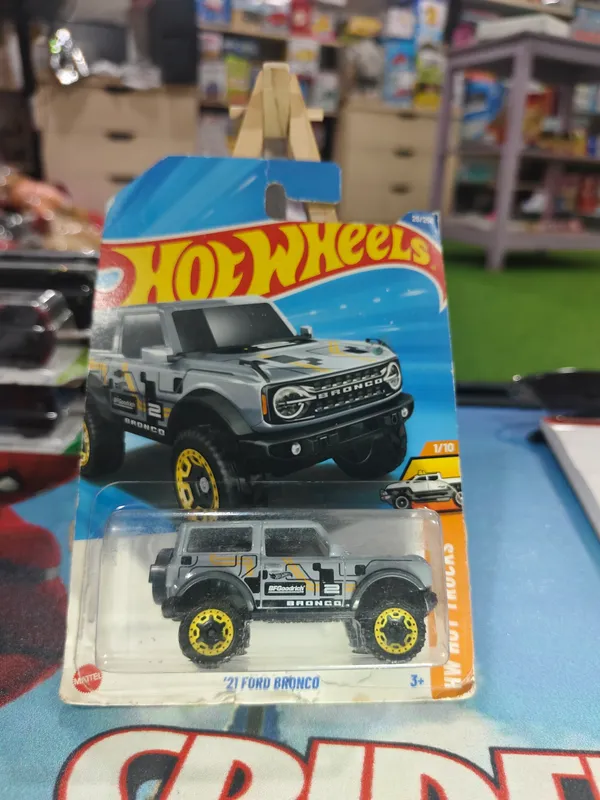 Hot_Wheels_1:64_Scale_21_FORD_BRONCO_HW_HOT_TRUCKS_1/10_SILVER_20/250_