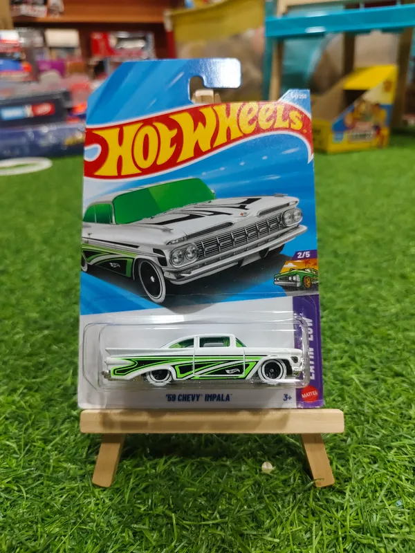 Hot_Wheels_1:64_Scale_59_CHEVY_IMPALA_LAYIN_LOW_2/5_WHITE_44/250