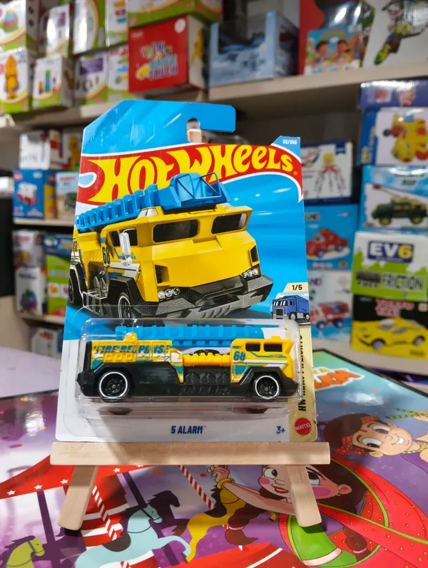 Hot_Wheels_1:64_Scale_5_ALARM_HW_HEAVY_WEIGHTS_1/5_YELLOW_32/250