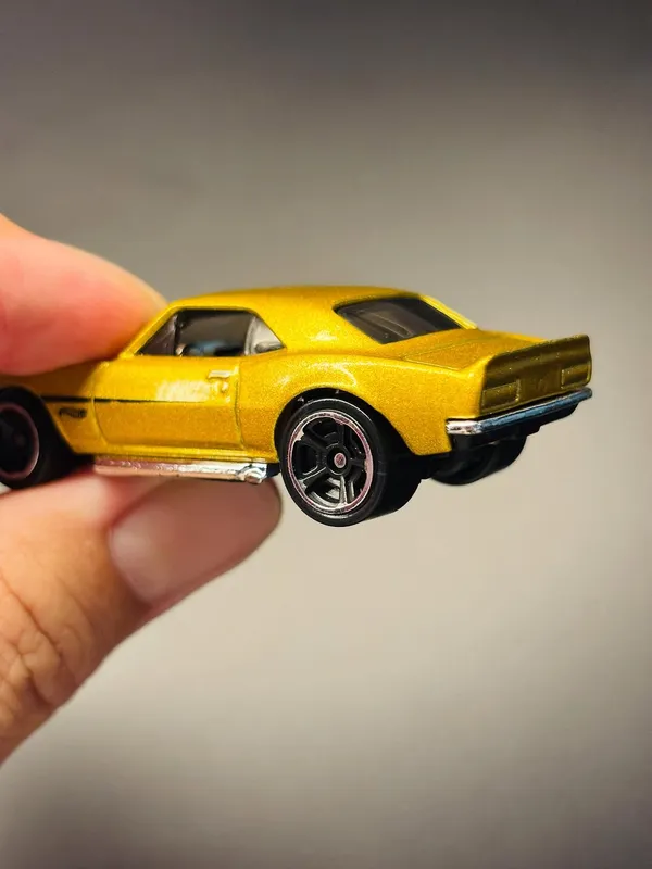 Hot_Wheels_1:64_Scale_67_CAMARO_HW_DREAM_GARAGE_3/5_GOLDEN_56/250_(IMPORTED)