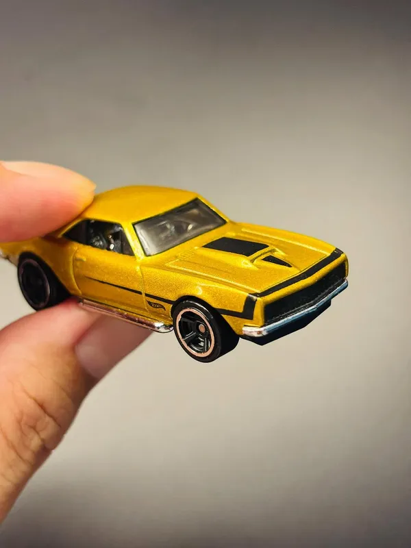 Hot_Wheels_1:64_Scale_67_CAMARO_HW_DREAM_GARAGE_3/5_GOLDEN_56/250_(IMPORTED)