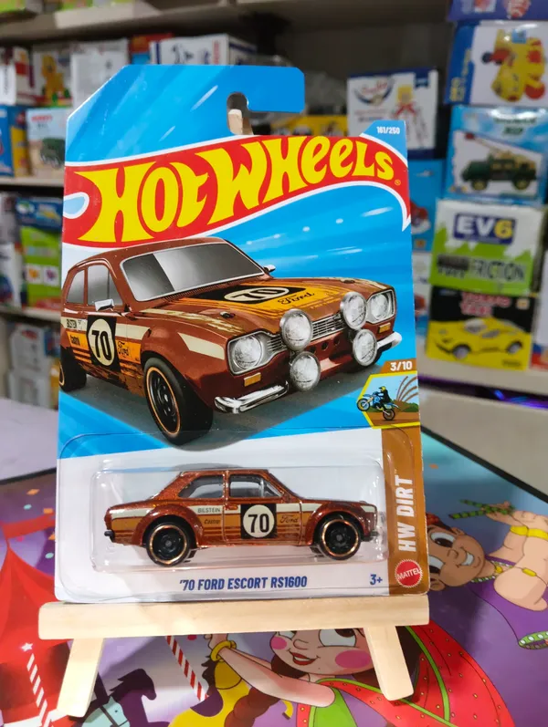Hot_Wheels_1:64_Scale_70_FORD_ESCORT_RS1600_HW_DIRT__3/10_BROWN_161/250