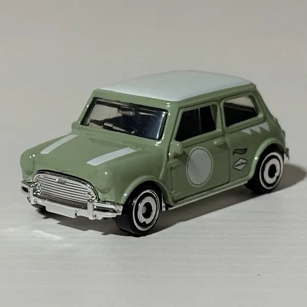 Hot_Wheels_1:64_Scale_AUSTIN_MINI_COOPER_S_THEN_AND_NOW_1/10_BLUE_71/250