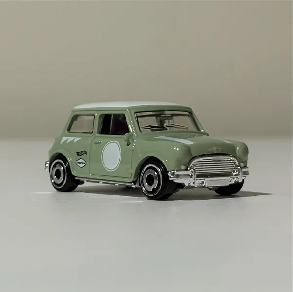 Hot_Wheels_1:64_Scale_AUSTIN_MINI_COOPER_S_THEN_AND_NOW_1/10_BLUE_71/250